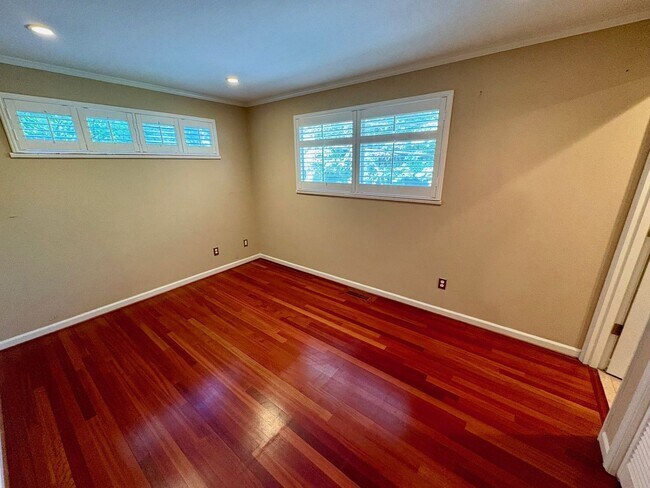 Building Photo - Magnolia Home