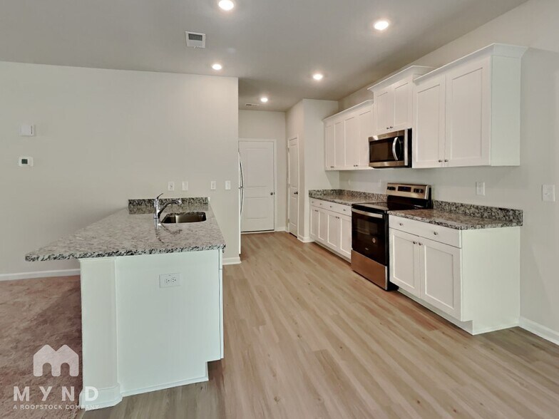 Building Photo - 240 Ivy Bank Dr