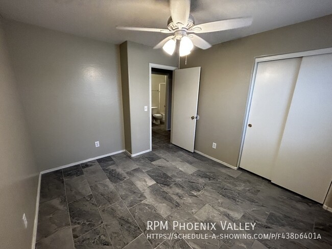 Building Photo - Open Concept 4 Bed/2 Bath W/ New Paint & N...