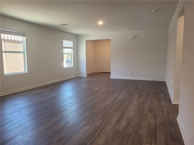 Building Photo - 2365 Tapatio Dr