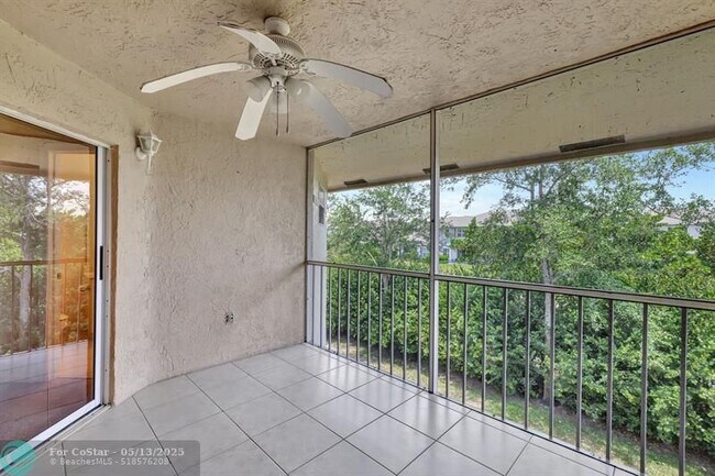 Building Photo - 6715 Via Regina
