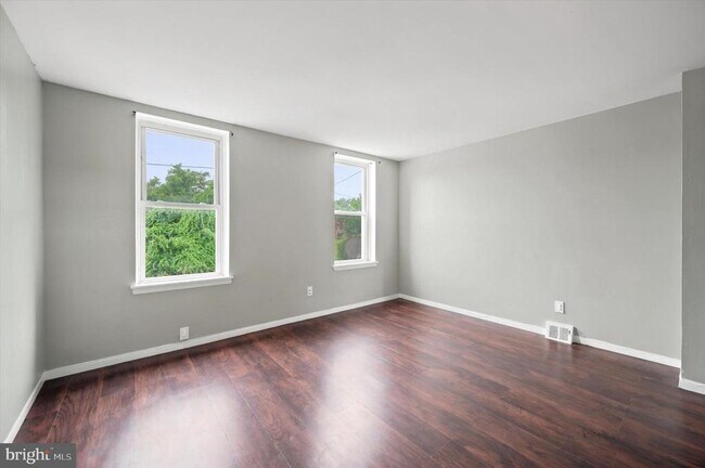 Building Photo - 4815 Fairmount Ave