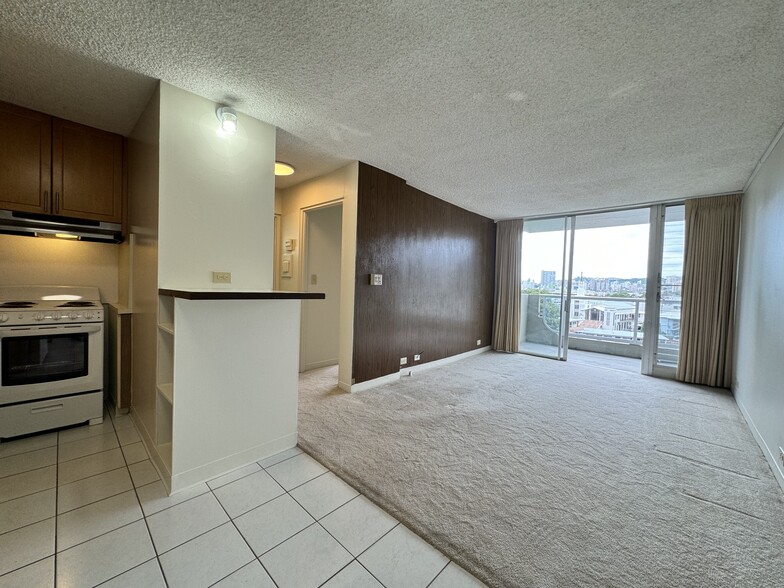 Building Photo - 2637 Kuilei St