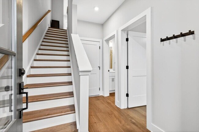 Building Photo - 2641 Mackintosh Ct