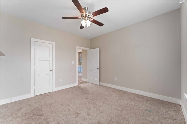 Building Photo - 4310 Fernwood Dr