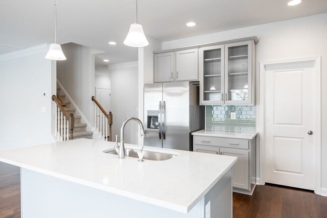 Building Photo - Beautiful 3 Bedroom Home on Corner Lot in ...