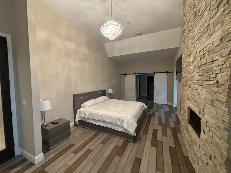 Building Photo - 415 4th Ave SW