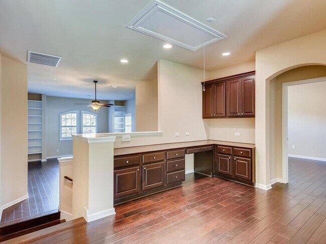 Building Photo - 215 Reveille Rd