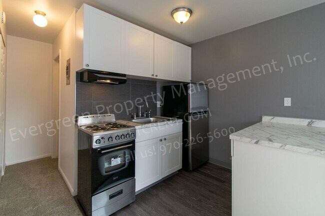 Building Photo - 500 Laporte Ave