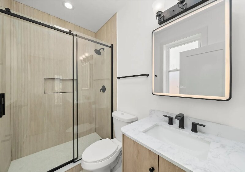 Building Photo - 2700 W Jackson Blvd