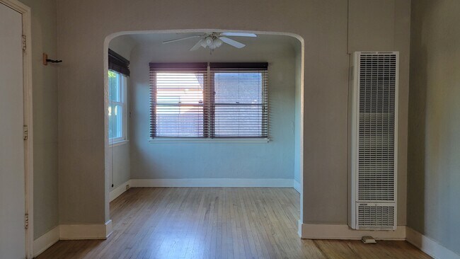 Building Photo - 1908 Stoner Ave