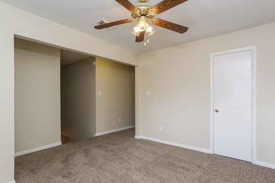 Building Photo - 8002 Scarlet Tanager Dr