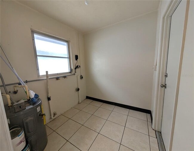 Building Photo - 2129 Couver Dr