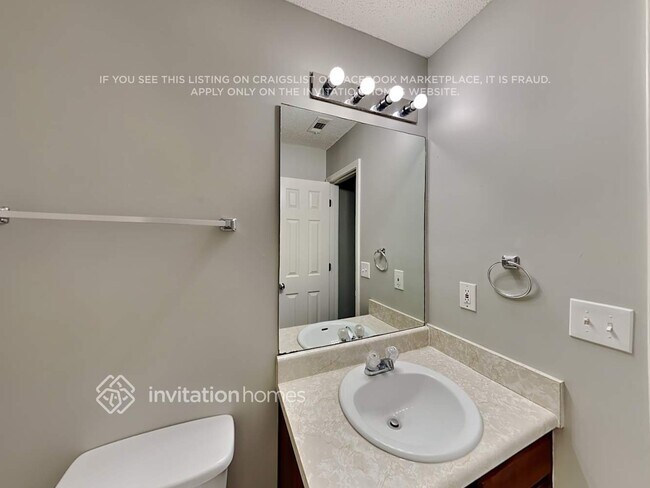 Building Photo - 6950 Foxmoor Way