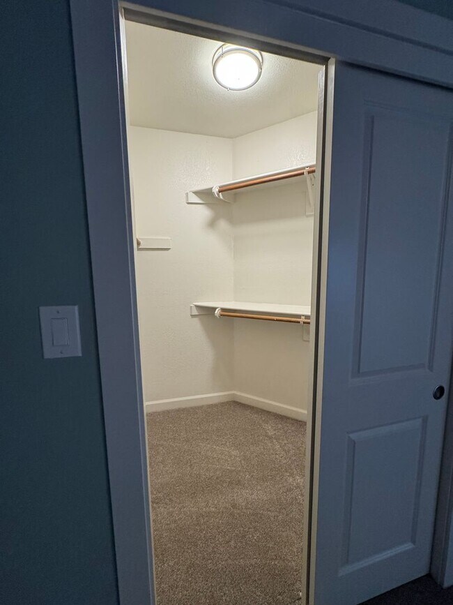 Building Photo - Cameldale Gated Community