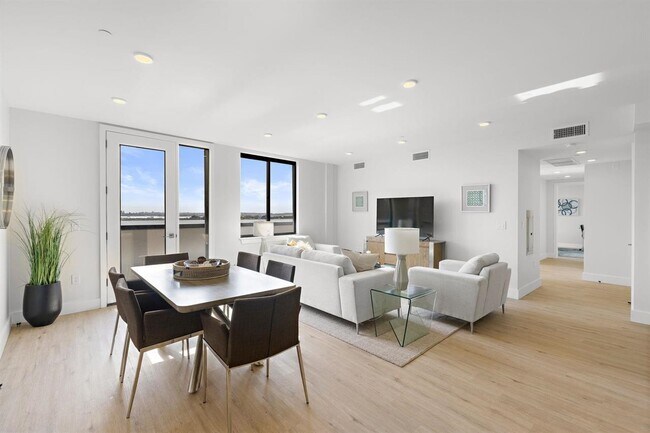 Building Photo - 136-144 Summit Ave