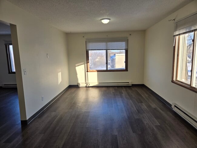 Building Photo - 701 Efficiency