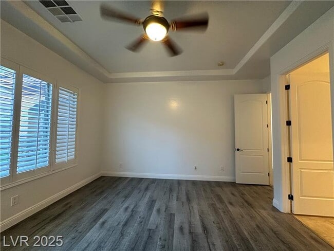 Building Photo - 2321 Martinique Ave