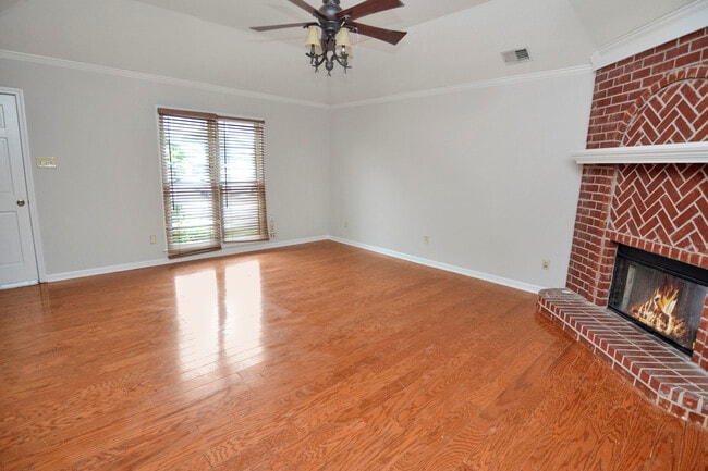 Building Photo - 4299 Gin Wade Cove