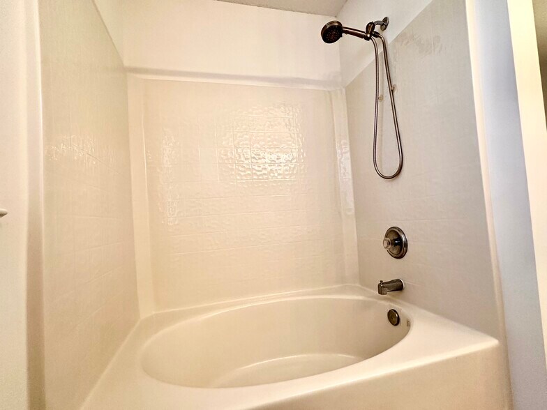Building Photo - 3129 Summerfield Ridge Ln