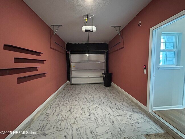 Building Photo - 9798 Fiddleback Ln