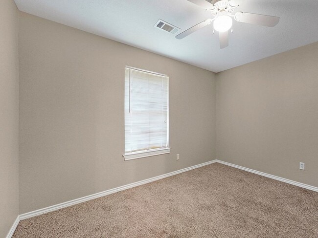 Building Photo - 1421 Western Oaks Ct