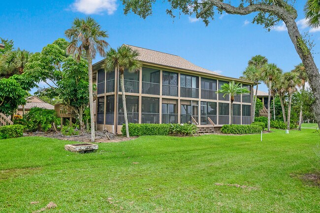Building Photo - 269 NE Edgewater Dr
