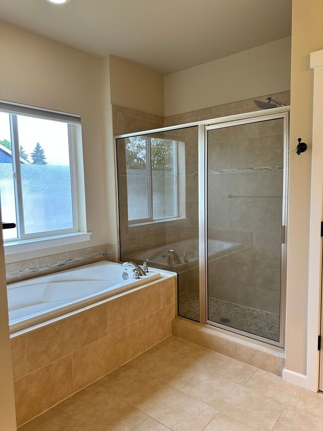 Building Photo - 5bd/2.5ba Renton House