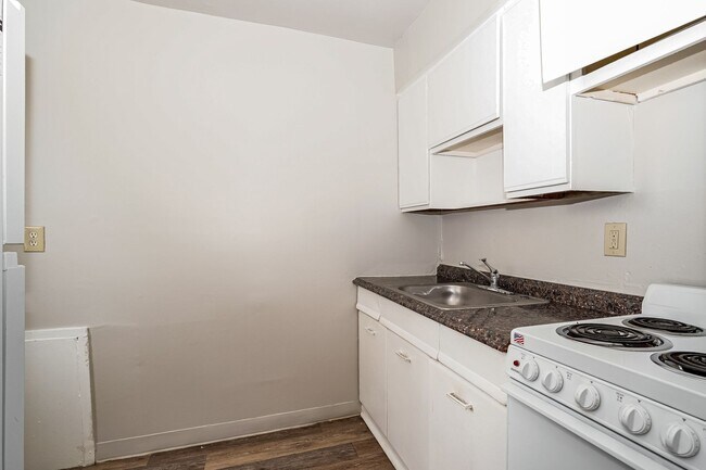 Building Photo - 753 1/2-2009-2002 Sullivant Ave