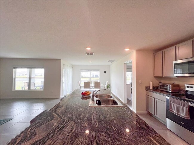 Building Photo - 10634 Chippewa Dr