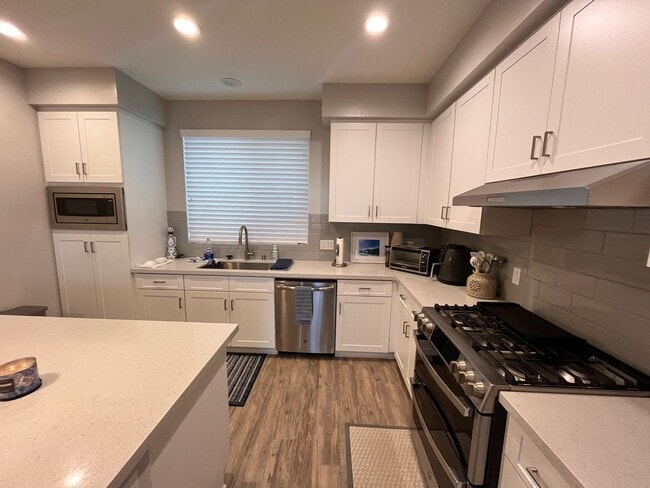 Building Photo - 2 Bed 2.5 Bath 1,423 Sq. Ft. Luxury Coastal Condo with Ocean View Deck