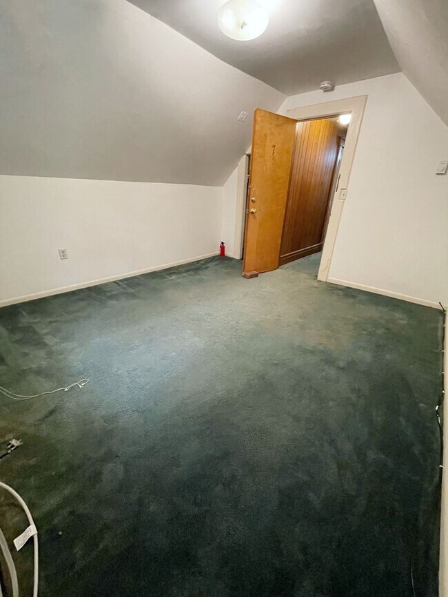 Building Photo - 1220 Prospect St