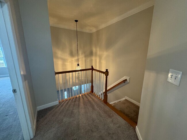 Building Photo - 2 Bedroom, 2 1/2 Bath Townhouse in Raleigh...