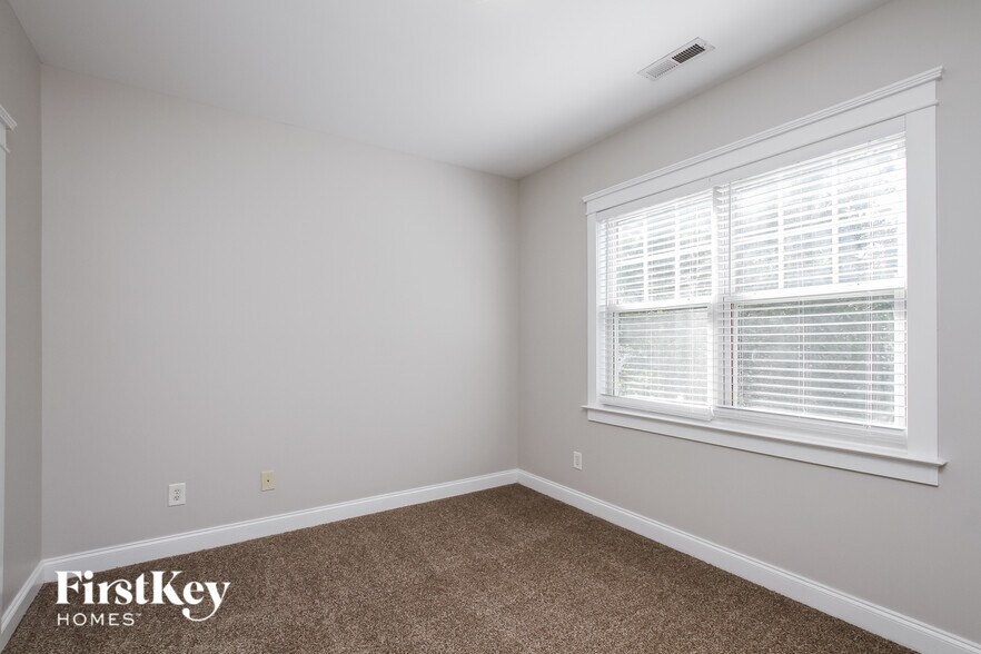 Building Photo - 8111 Townley Rd