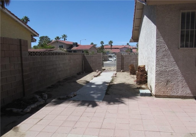 Building Photo - 3864 Red Rock St