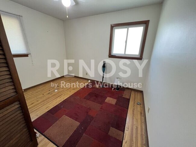 Building Photo - Available July 1st - 2 bed 2 bath, Single Family Home in Richfield!