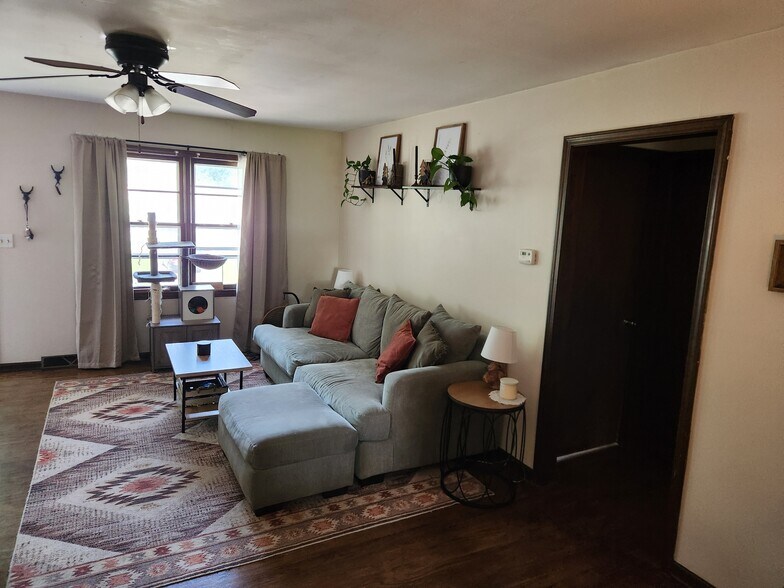 Living Room - 802 West St