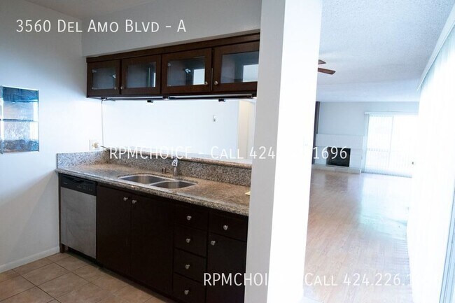 Building Photo - 3560 Del Amo Blvd