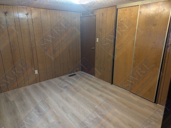 Building Photo - 1038 Lyle St