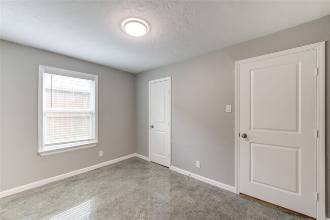 Building Photo - 4545 Bricker St