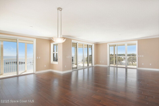 Building Photo - 7 Indian River Ave