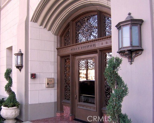 Building Photo - 800 E Ocean Blvd