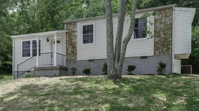Building Photo - 508 Ash Briar Cir