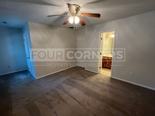 Building Photo - Beautful 2 Bedroom 2.5 Bath Townhouse