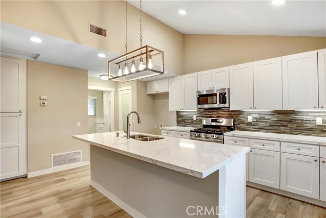 Building Photo - 8036 Valle Vista Dr