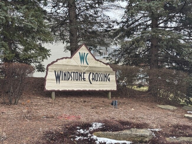 Building Photo - 924 Windstone Ct