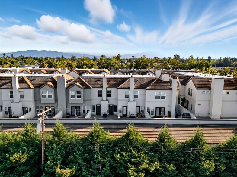 Building Photo - Stevens Creek Villas