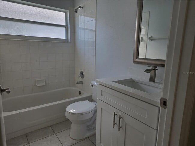 Building Photo - 135 S Roma Way