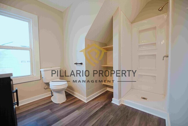 Building Photo - Close to Marion University, 3 Bedroom, 1.5...