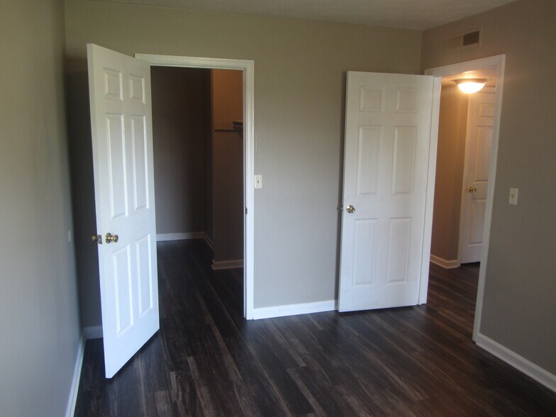 Building Photo - 146 Indiana Ave